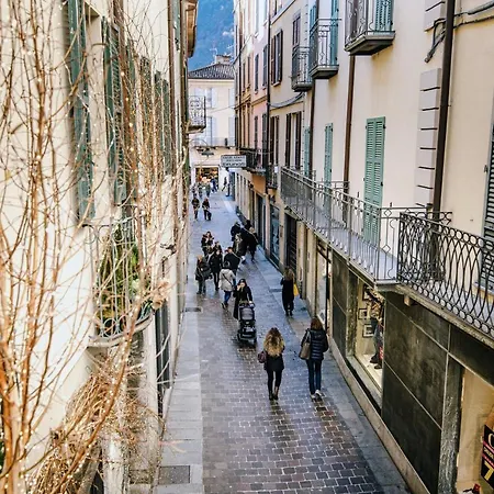 La Finestra Sul Duomo - The House Of Travelers Appartement *