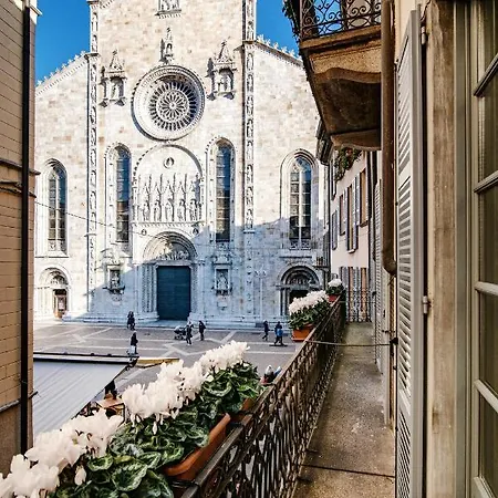 La Finestra Sul Duomo - The House Of Travelers Appartement *