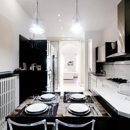 Appartement La Finestra Sul Duomo - The House Of Travelers Como