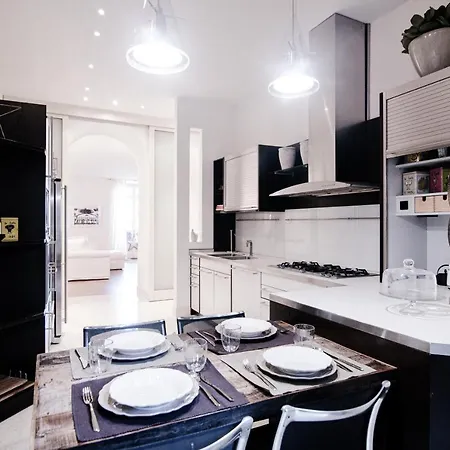 Apartment La Finestra Sul Duomo - The House Of Travelers Como