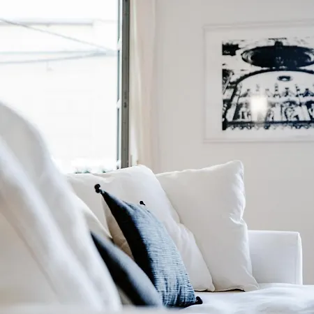 La Finestra Sul Duomo - The House Of Travelers Apartment Como