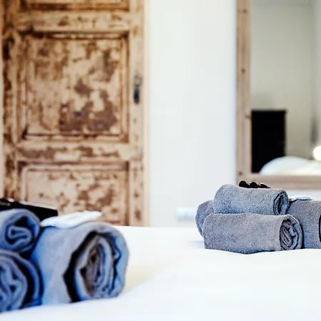 La Finestra Sul Duomo - The House Of Travelers Apartment Como