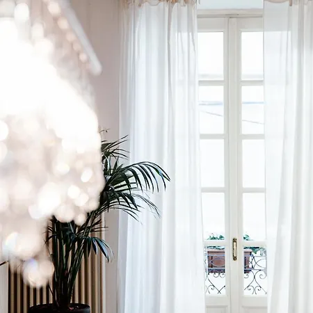 La Finestra Sul Duomo - The House Of Travelers Apartment Como