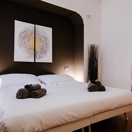 Apartment La Finestra Sul Duomo - The House Of Travelers *