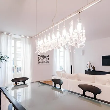 La Finestra Sul Duomo - The House Of Travelers Apartment