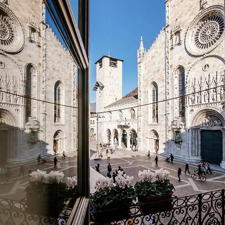 Apartment La Finestra Sul Duomo - The House Of Travelers Como