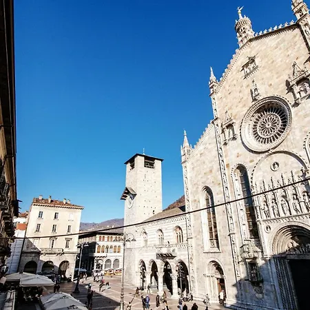 La Finestra Sul Duomo - The House Of Travelers Apartment *