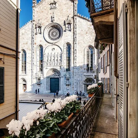 Apartment La Finestra Sul Duomo - The House Of Travelers Como